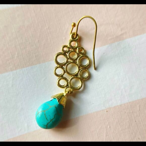 Gold tone faux turquoise fish hook earrings - Picture 2 of 8
